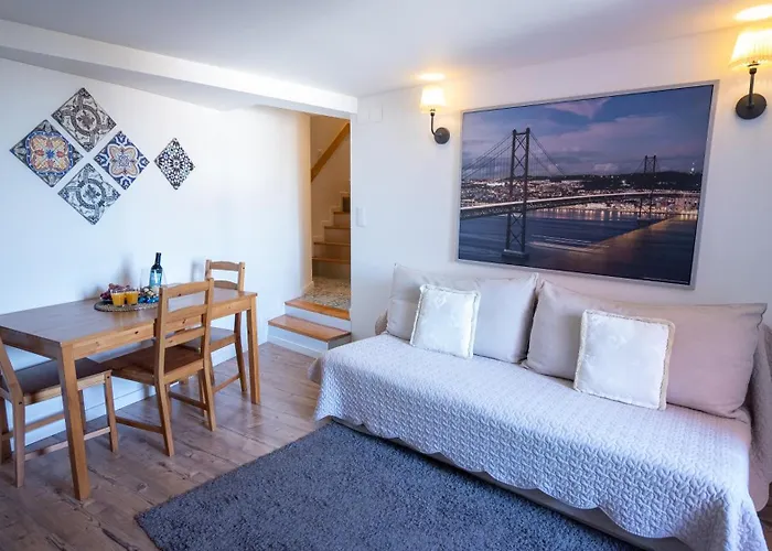 Alfama River View Apartment *